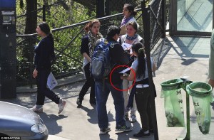 article-2367612-1ADCFD1E000005DC-626_964x636